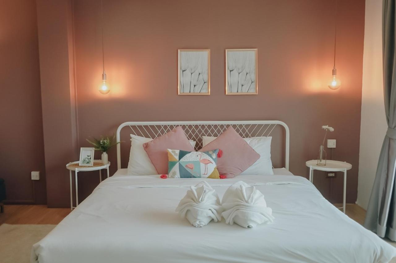 Thira House Hotel Karon Exterior photo